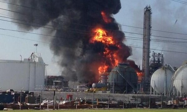 Un muerto y 30 heridos deja explosión en planta química en Luisiana