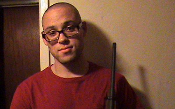 Medios de EE.UU. identifican a autor tiroteo en Oregón como Chris Harper Mercer
