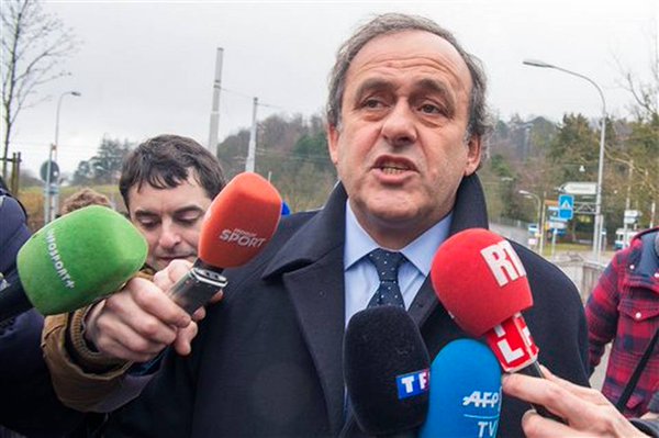 Platini acude a Comisión de Recursos de la FIFA para rendir declaración