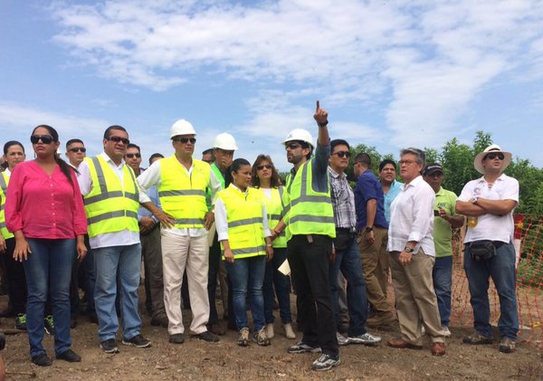 Presidente Correa recorre proyecto de agua potable Chobo - Durán
