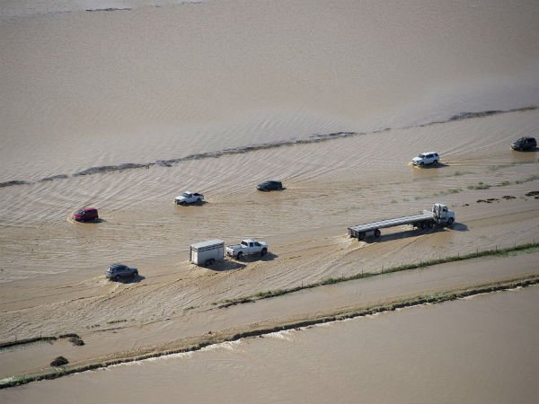 Miles de personas salen de San José, California, debido a las inundaciones