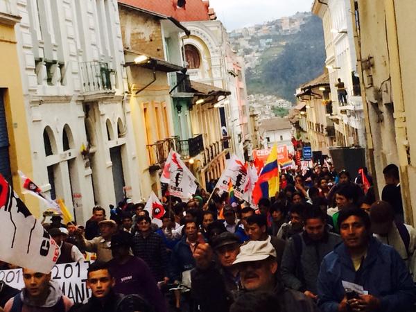Marcha sindical llegó a la Plaza de San Francisco, centro de Quito