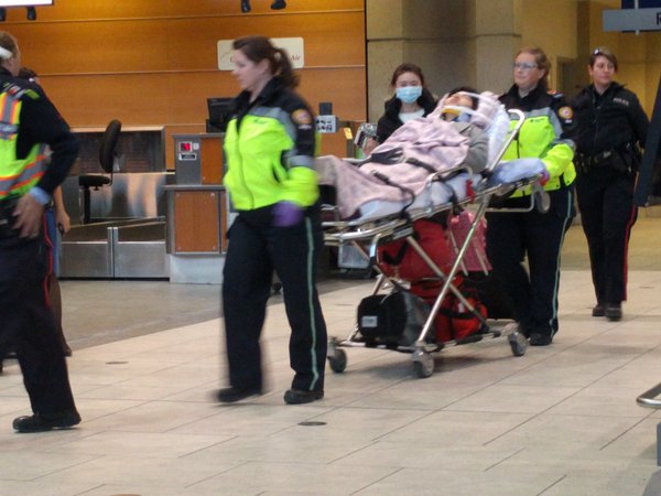 Desvían un vuelo de Air Canada con 20 heridos por turbulencia