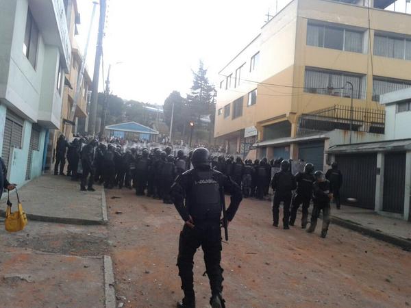 Autoridades informan de 8 policías heridos en las protestas