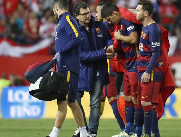 Suárez podría perderse la Copa América Centenario por lesión