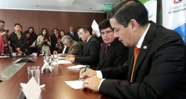 CELEC y Petroamazonas firman dos convenios de generación eléctrica en campos petroleros