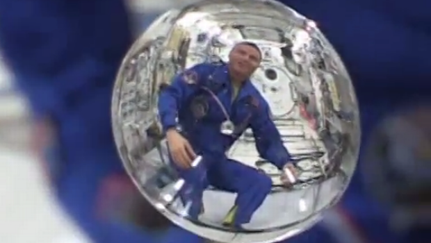Astronauta graba a una gota de agua desde espacio