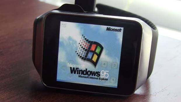 Usuario instala Windows 95 en su reloj inteligente