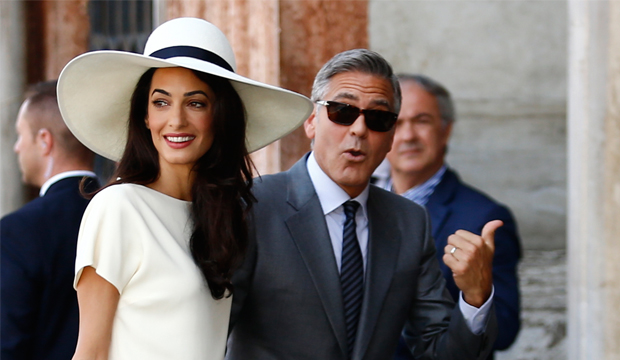 George Clooney y Amal, embarazada, abandonan los destinos peligrosos