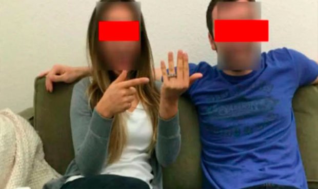 Pareja anuncia compromiso en Facebook, pero foto revela inesperado detalle