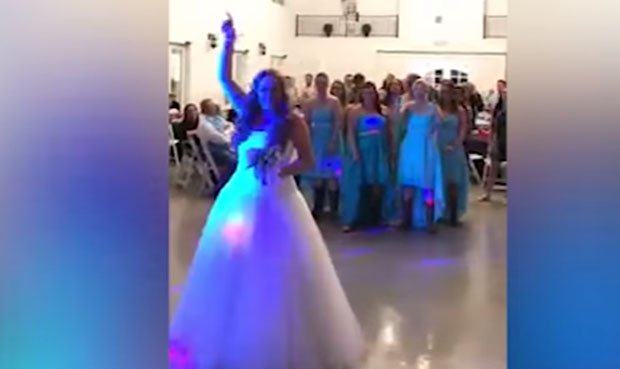 Novia con cáncer dio conmovedora sorpresa a los invitados de su boda