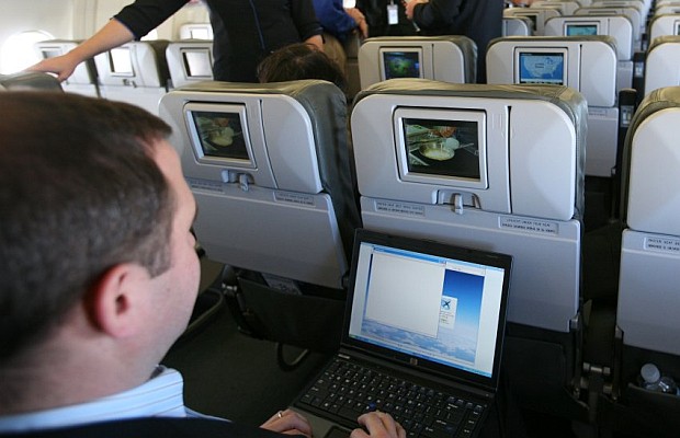Entra en vigor veto de EEUU y Reino Unido de llevar ordenadores en aviones
