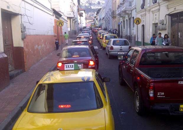 Conozca la nueva modalidad de robos en taxis en Quito