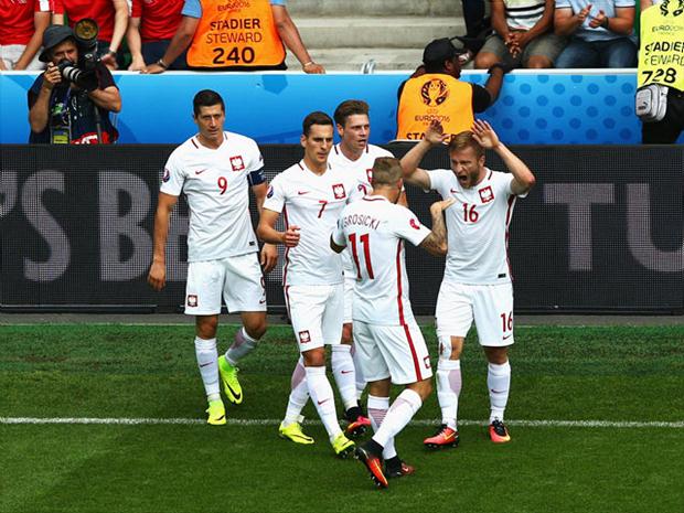 Los penales ponen a Polonia en cuartos de final