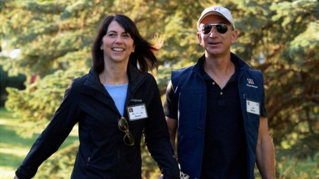 Quién es MacKenzie Bezos, la mujer de la que se divorcia Jeff Bezos tras 25 años de matrimonio