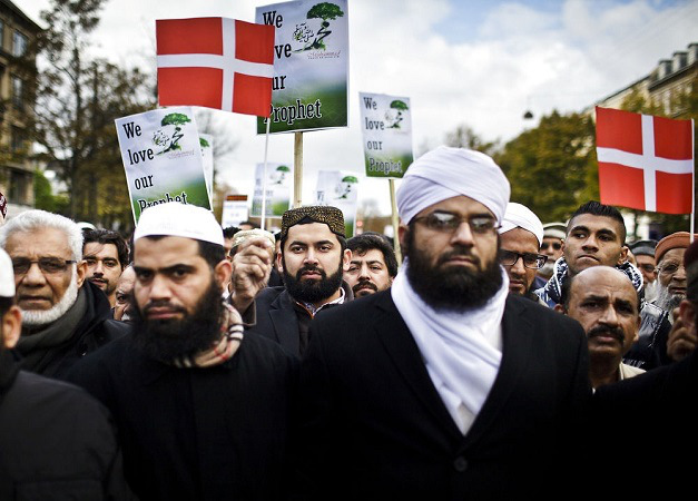 Dinamarca aprueba plan para prevenir el extremismo y reintegrar a islamistas