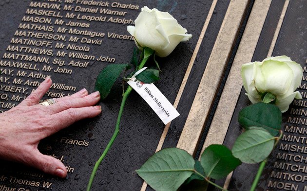 Familiares recuerdan a las víctimas del ‘Titanic’ 102 años después