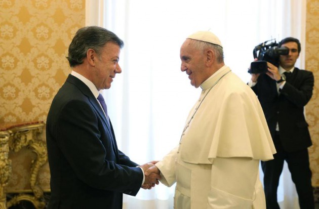 Paz en Colombia &quot;encaja&quot; con encíclica verde del Papa Francisco, dice Santos