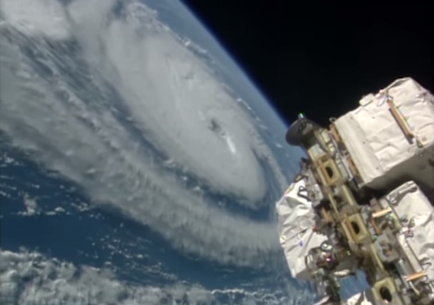 Captan tres grandes huracanes desde el espacio el mismo día