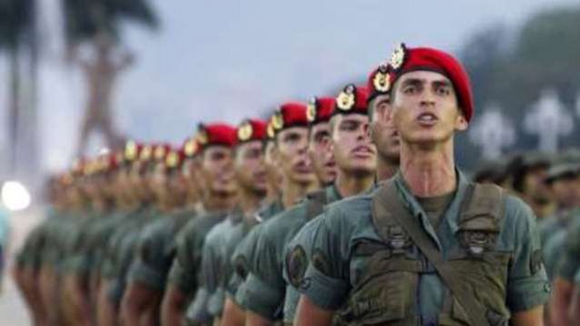 Gobierno venezolano saca militares a la calle para combatir la inseguridad