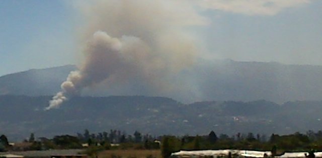 Se registra incendio forestal en las faldas del Parque Metropolitano de Quito