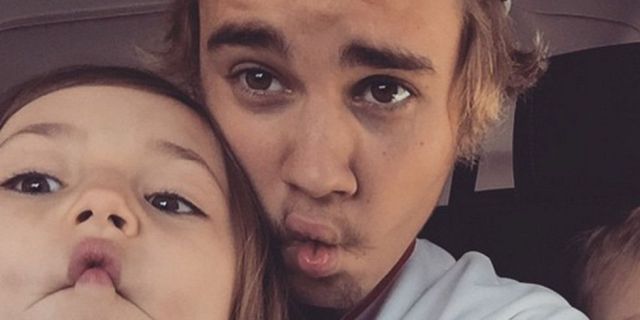 Justin Bieber presenta a su hermanita en Instagram