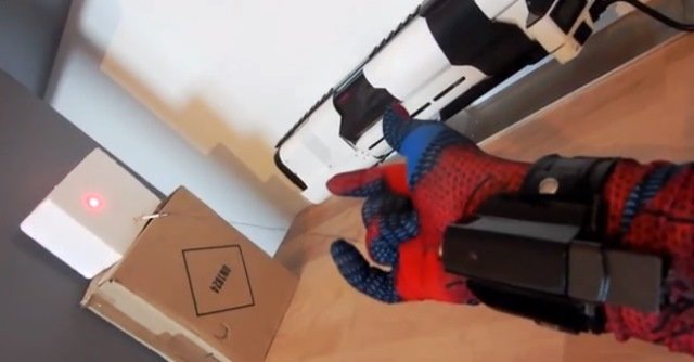 Crean dispositivo para lanzar telarañas a lo Spiderman