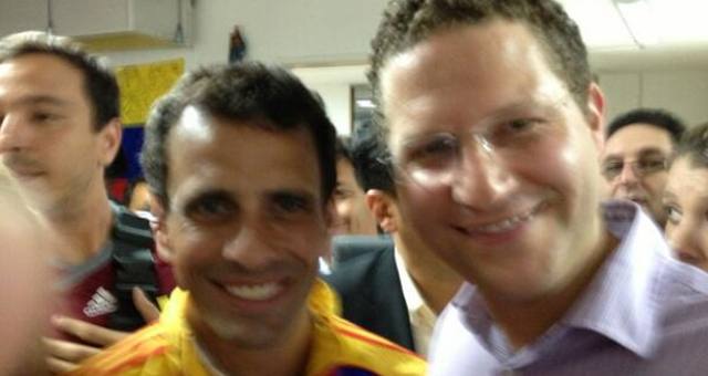 Mauricio Rodas viajó a Venezuela como observador electoral invitado por Capriles