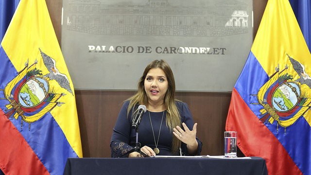 Juez prohíbe salida del país a Alejandra Vicuña
