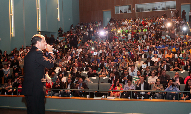 Presidente Correa fue aclamado por ecuatorianos en Nueva York