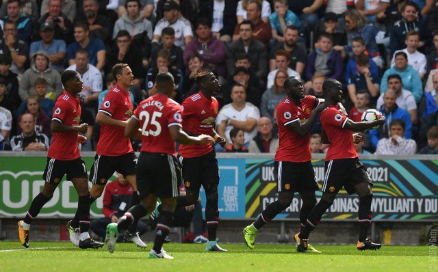 Manchester United repite goleada y capitán ante Swansea