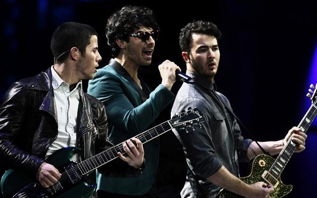 Los Jonas Brothers enloquecieron al público adolescente en Viña del Mar