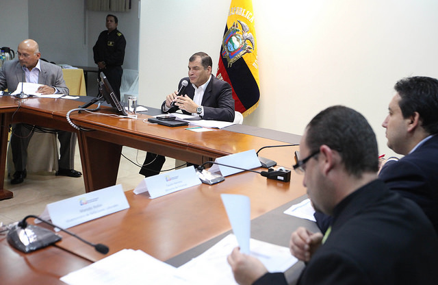 Presidente Correa denuncia ataques cibernéticos desde Colombia