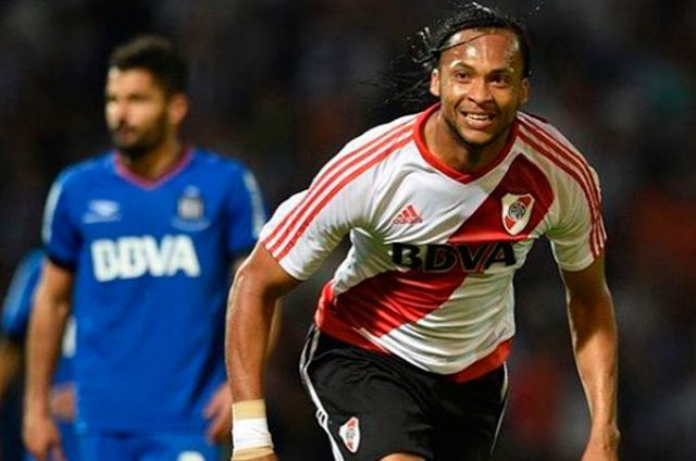 Arturo Mina evalúa posibilidad de dejar River Plate