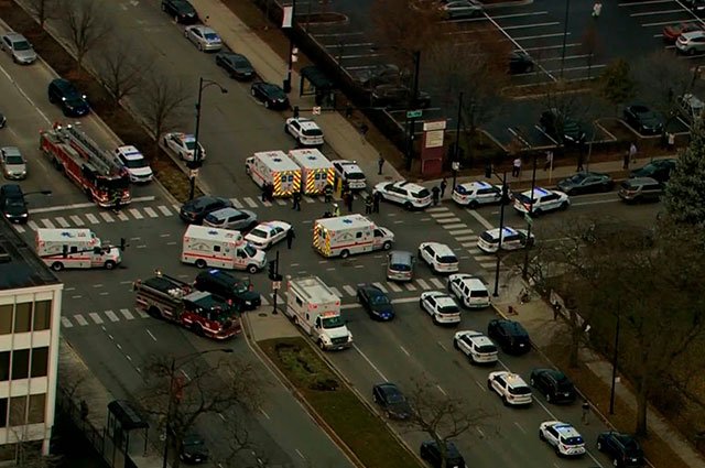 Tiroteo cerca de hospital de Chicago deja varios heridos
