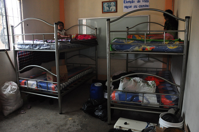 Familias afectadas por las lluvias tendrán que desocupar las escuelas que funcionaban como albergues