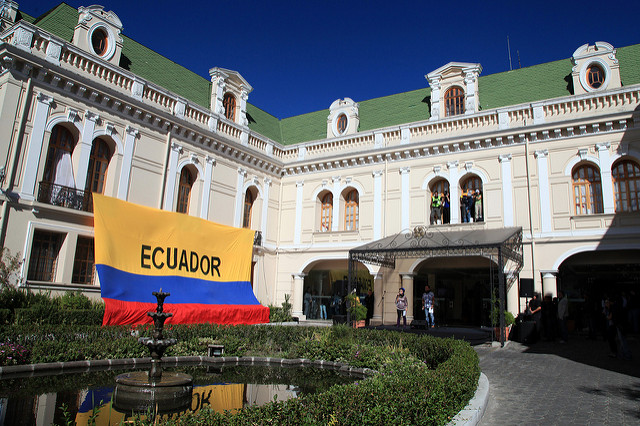 Ecuador rechaza uso de la fuerza en crisis venezolana