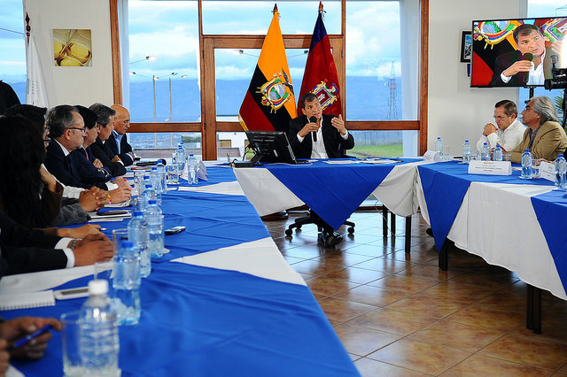 Presidente Correa indica que el nuevo Código de Salud está listo y que la crisis está a punto de terminar