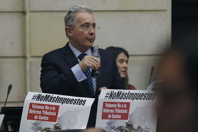 Expresidente de Colombia Uribe operado &quot;con éxito&quot; de la próstata