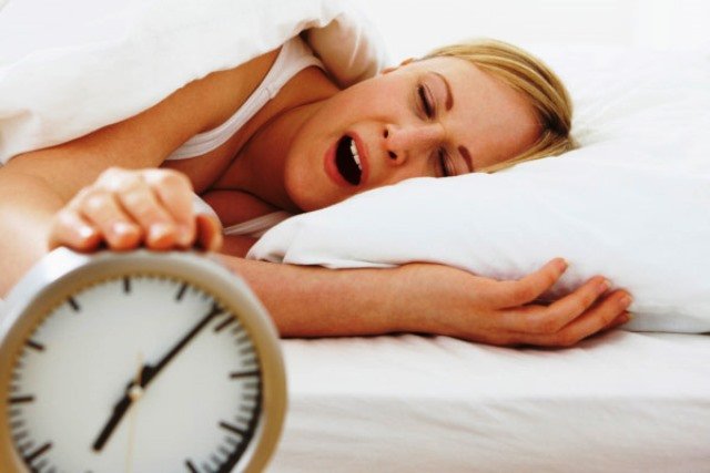 Dormir de día aumentaría el riesgo de muerte, según estudio