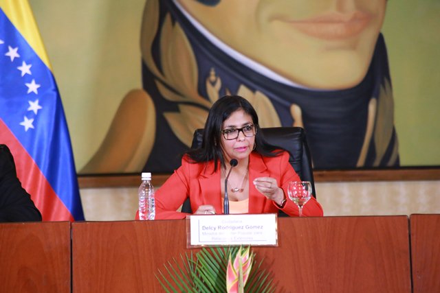 Gobierno de Venezuela anuncia inicio de proceso de retiro de OEA