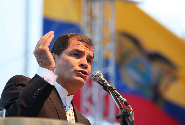 Correa niega &quot;chantaje&quot; a Panamá en caso de barco interceptado