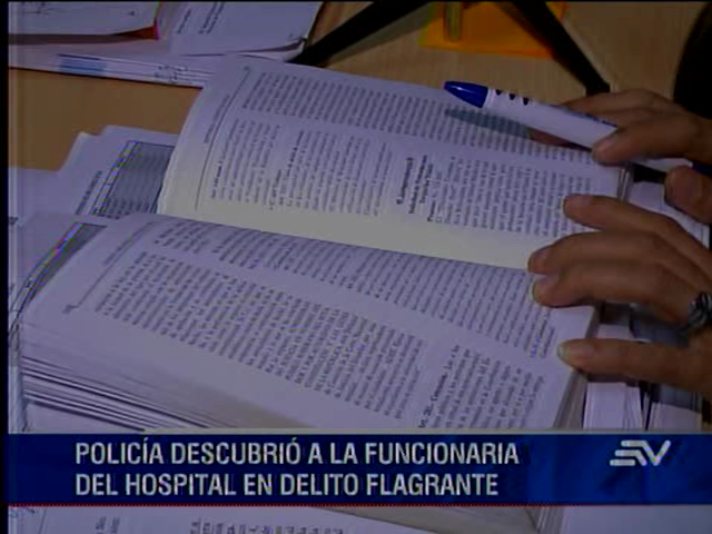 Funcionaria del hospital Abel Gilbert es investigada por actos de corrupción