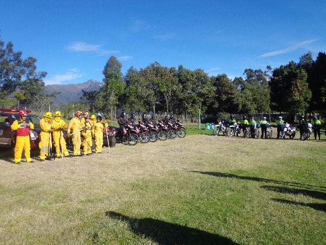 Bomberos de Quito ponen a prueba plan para mitigar incendios
