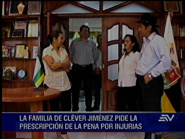Familia de Cléver Jiménez pide prescripción de pena