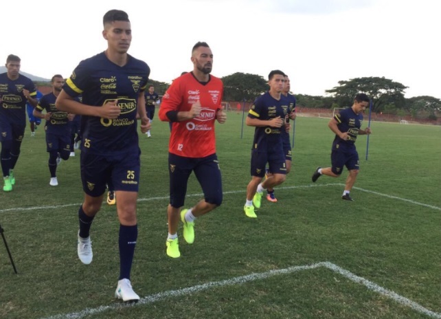 Carlos Garcés es baja por lesión en la selección ecuatoriana