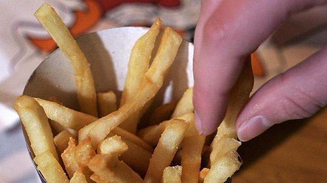 Revelan el mayor peligro de comer papas fritas, según un estudio
