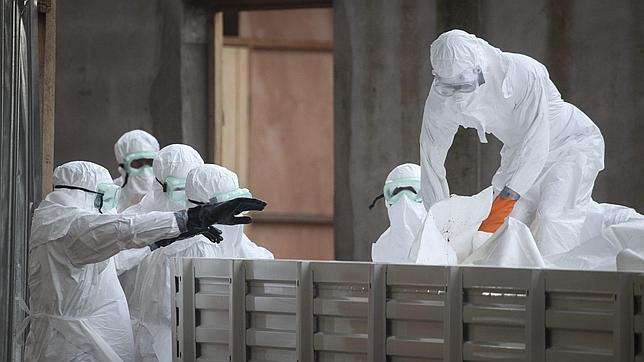 Una enfermera que atendió en España a un fallecido por ébola, contagiada del virus