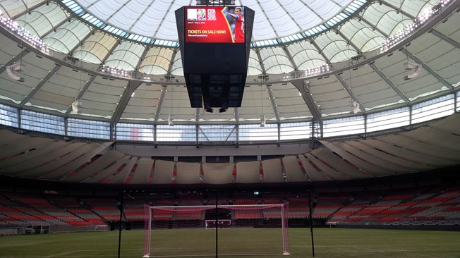 FIFA elogia las instalaciones de Canadá pese a demanda de jugadoras