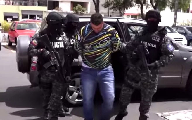 (VIDEO) Ecuador deporta al &quot;tercer más buscado en Colombia&quot;